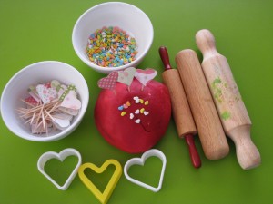 valentine-play-dough-2