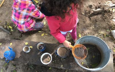 MUD PLAY!  How to set up a simple, movable mud kitchen